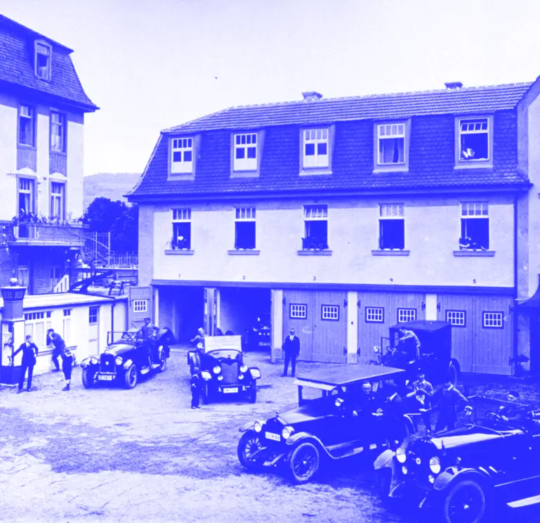 historisches Foto des Fuhrparks von OTTO HEIL